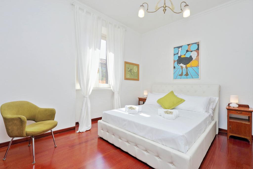 Monti Colors Apartment Рим Екстериор снимка