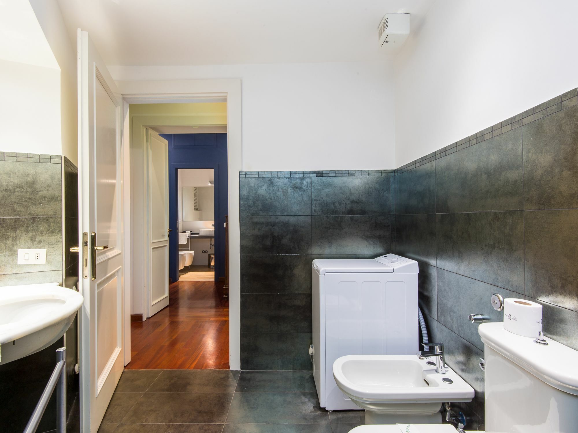 Monti Colors Apartment Рим Екстериор снимка