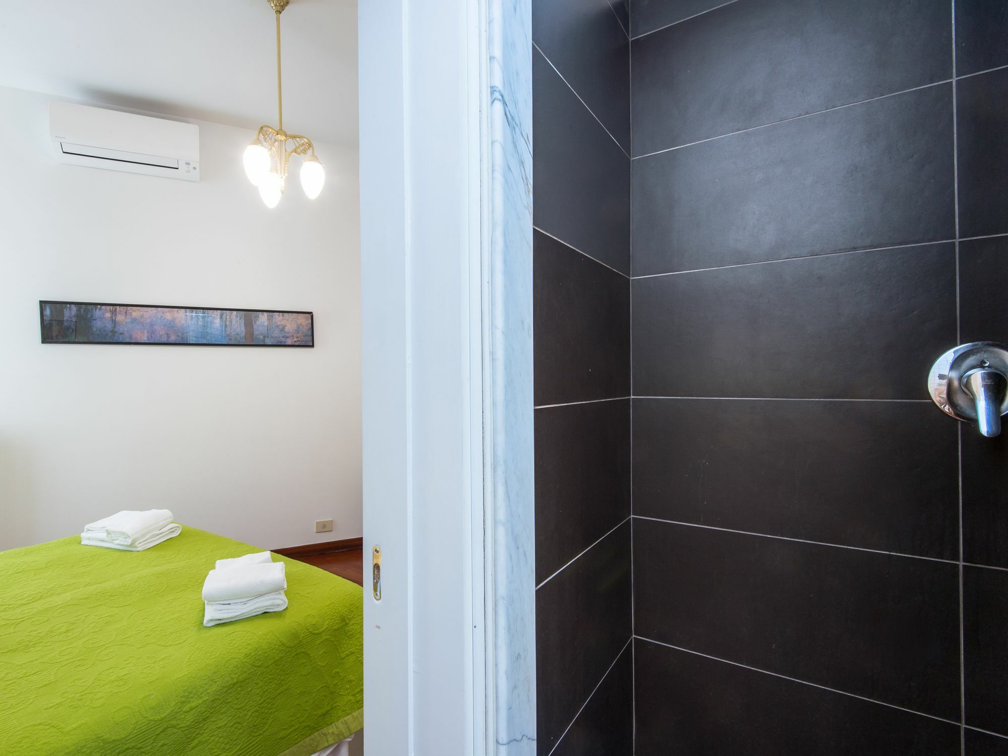 Monti Colors Apartment Рим Екстериор снимка