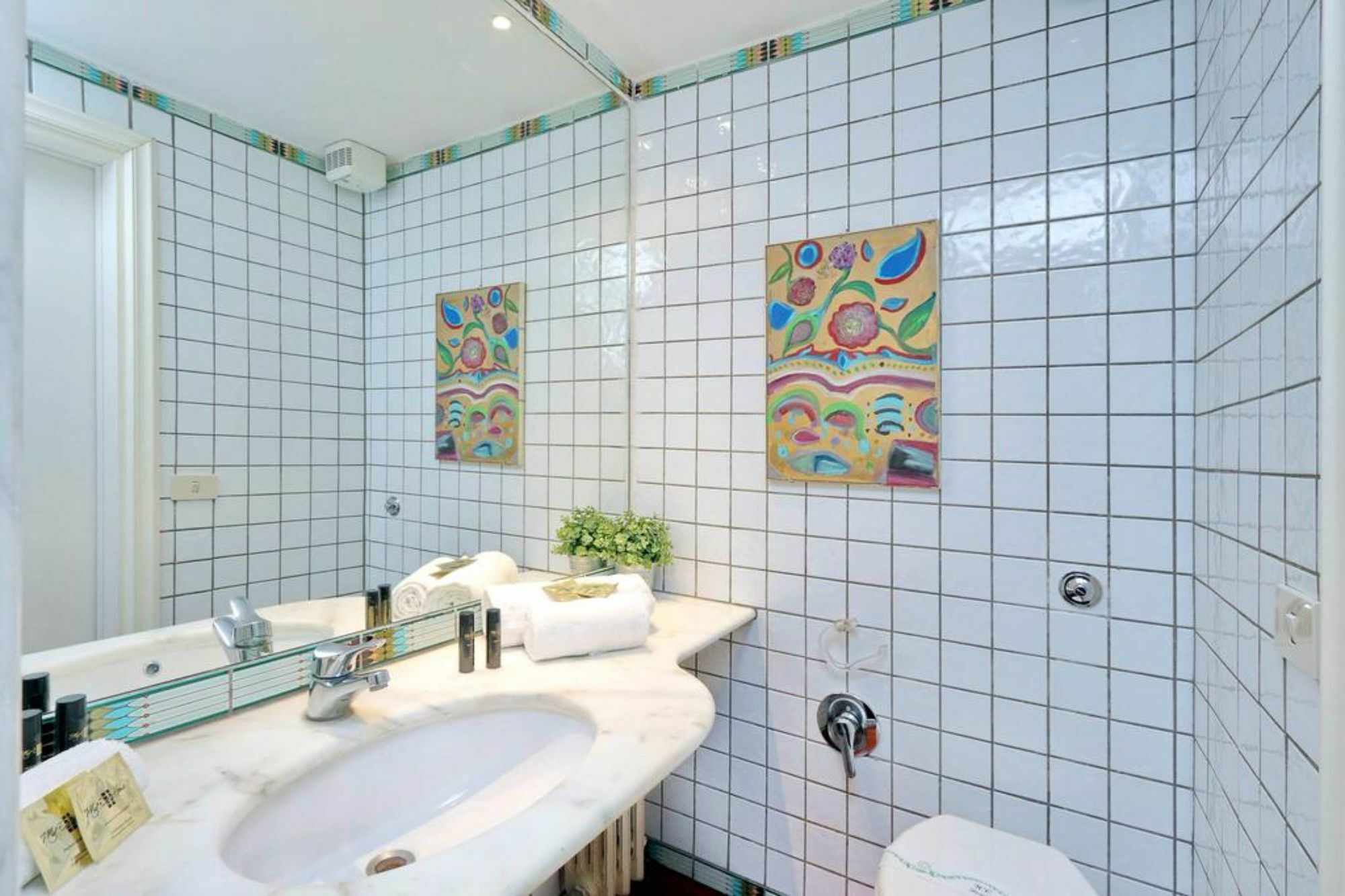 Monti Colors Apartment Рим Екстериор снимка