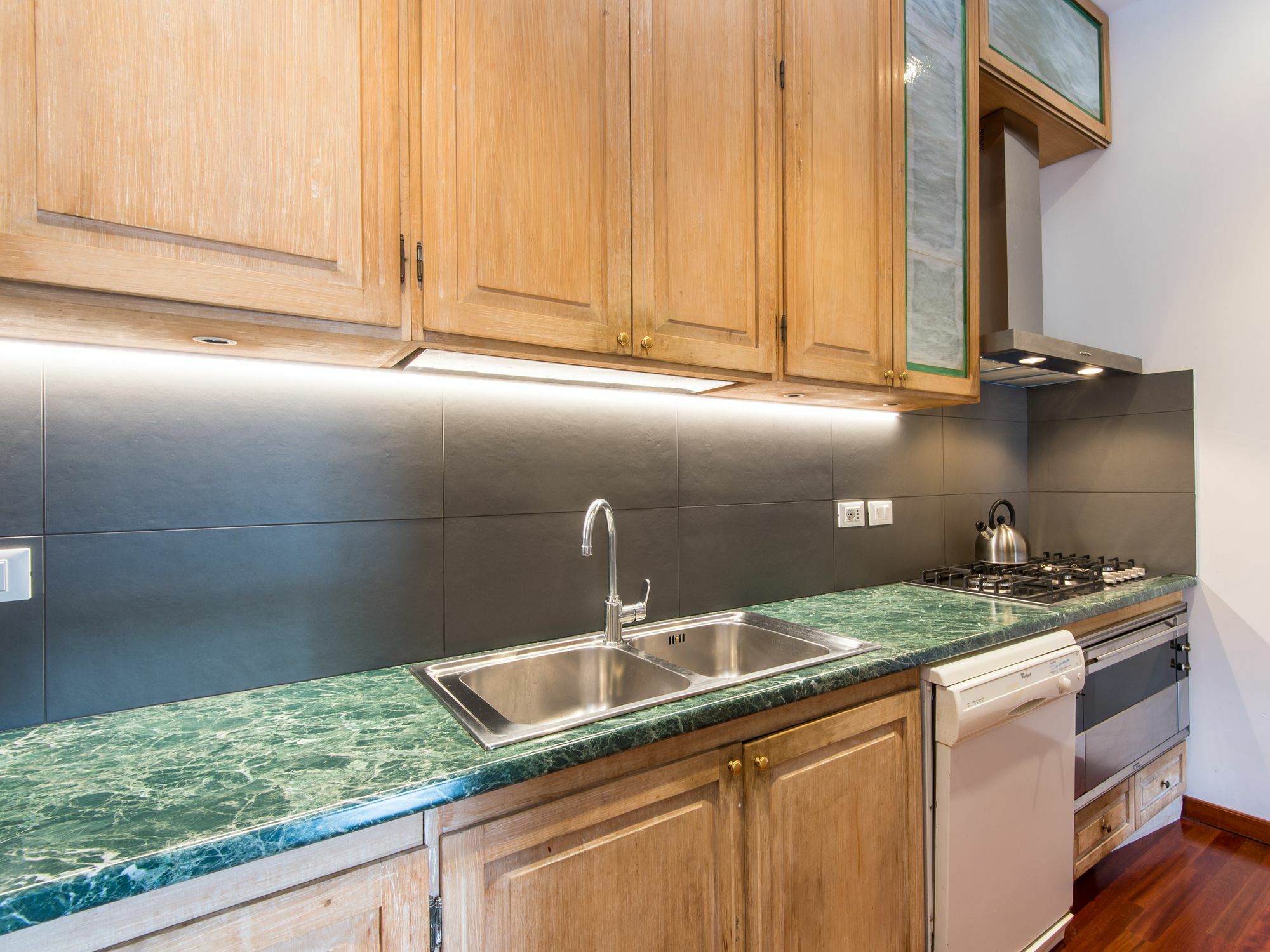 Monti Colors Apartment Рим Екстериор снимка