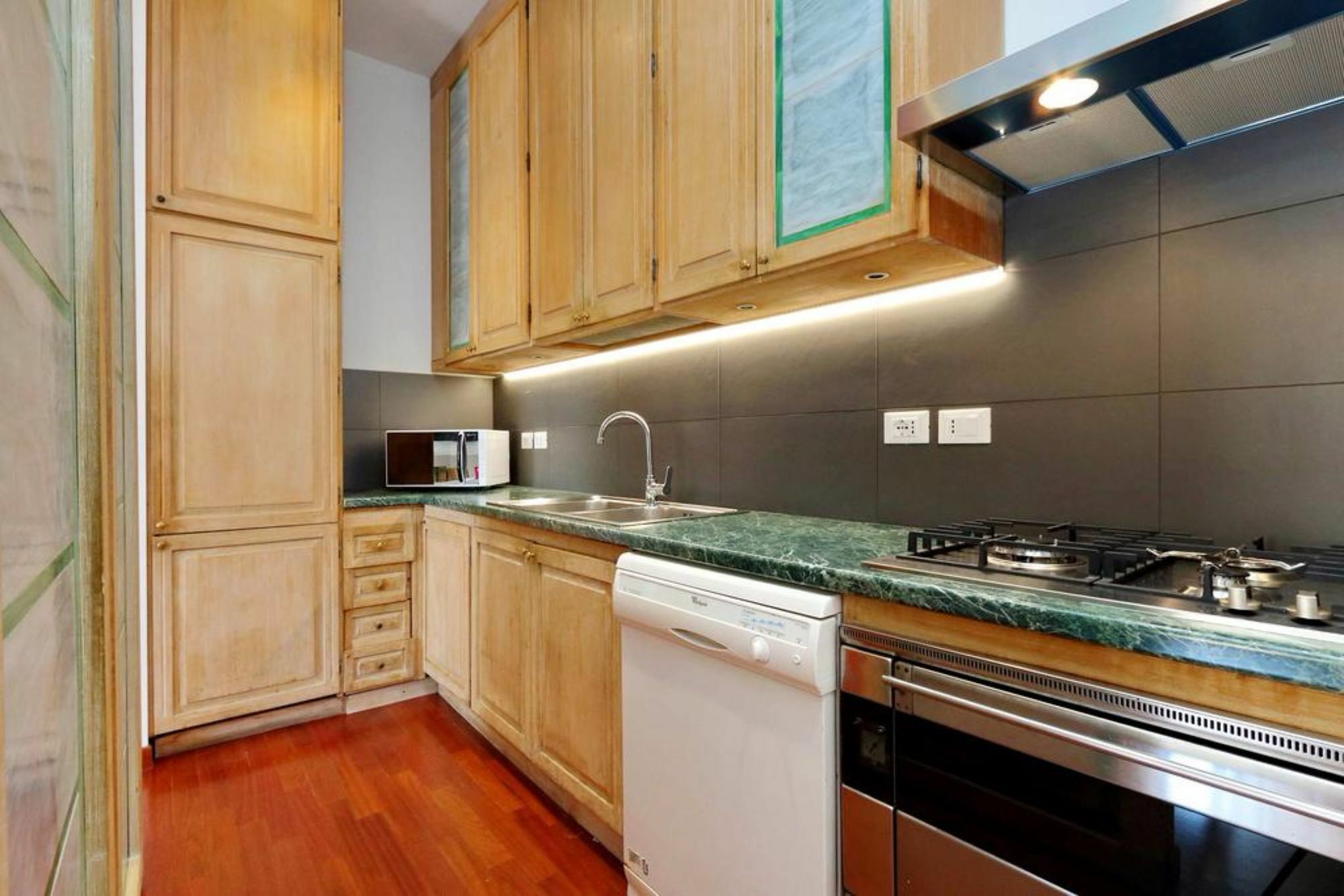 Monti Colors Apartment Рим Екстериор снимка